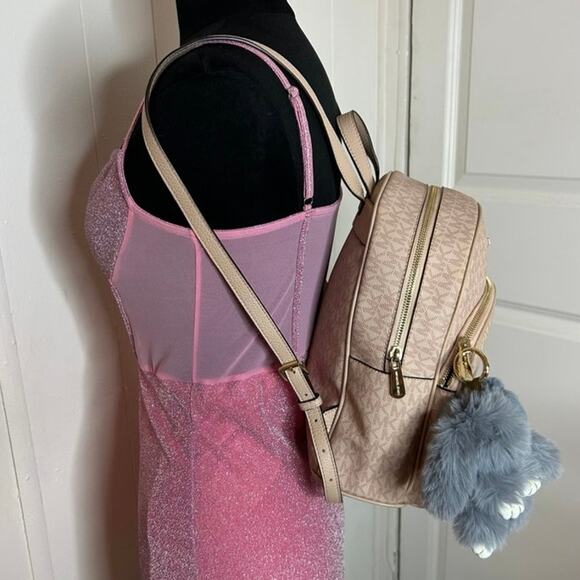 °｡⋆♡ Michael Kors Medium Two-Tone Signature Logo Backpack (HB-26) - Picture 3 of 9